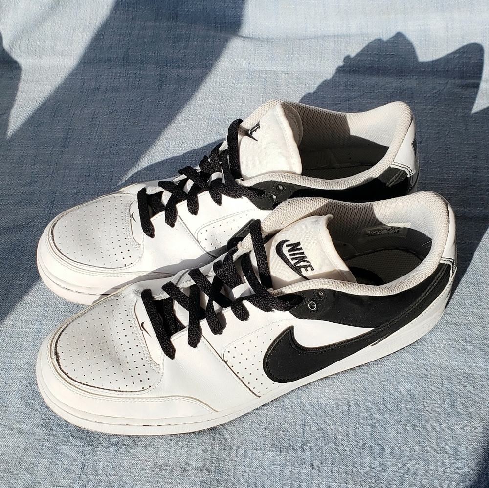 White Nike Sneakers